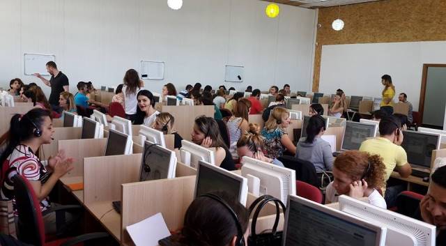 Italia miraton ligjin per call center, Operatoret e Shqiperise ne rrezik